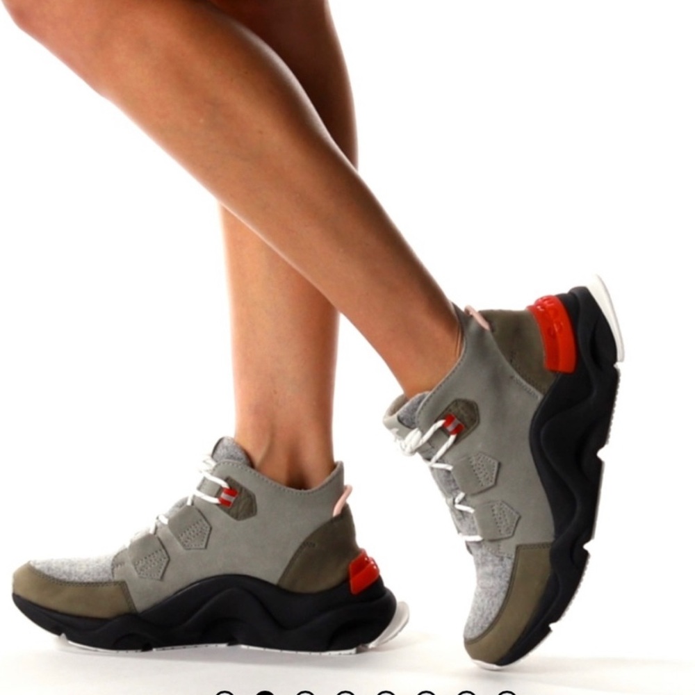 SOREL KINETIC RNEGD CARIBOU WATERPROOF size 8